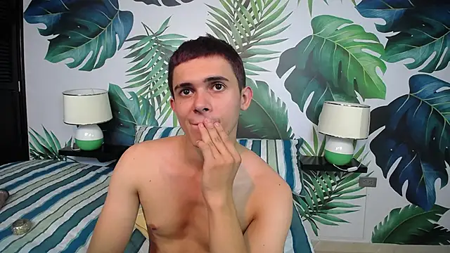 Snapshot of Gurvinder_1 chatting on 01/18/25, 11:00 Gurvinder 1 online show from 01/18/25, 11:00