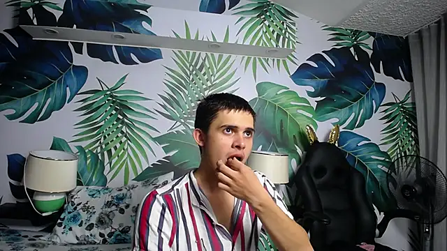 Snapshot of Gurvinder_1 chatting on 02/08/25, 01:22 Gurvinder 1 online show from 02/08/25, 01:22