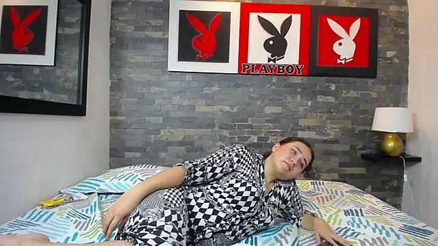 Snapshot of Gurvinder_1 chatting on 02/28/25, 06:52 Gurvinder 1 online show from 02/28/25, 06:52