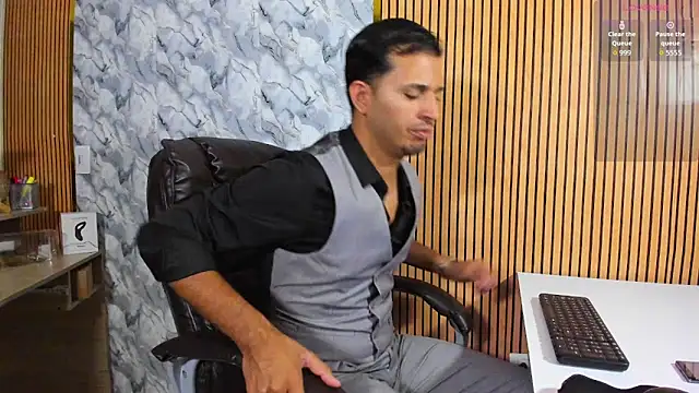 Hideintheoffice online show from 03/12/26, 11:49