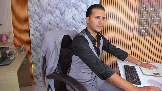 Hideintheoffice online show from 04/04/26, 11:51