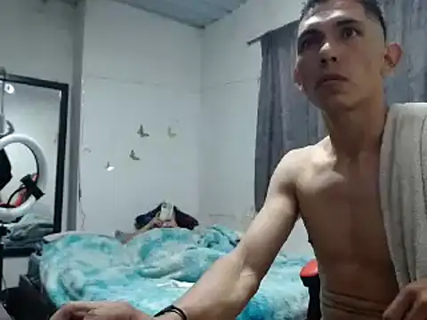 Snapshot of chayanne_odisea chatting on 09/30/25, 01:54 chayanne odisea online show from 09/30/25, 01:54