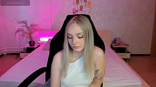 Cheryl  Brown online show from 03/14/25, 01:48