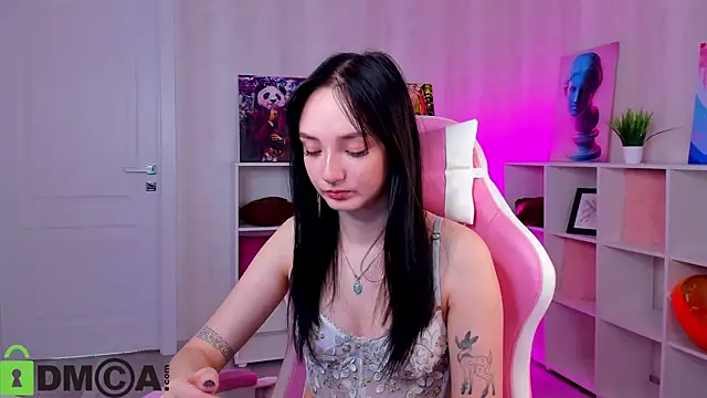 Cheryl  Brown online show from 11/20/25, 01:28