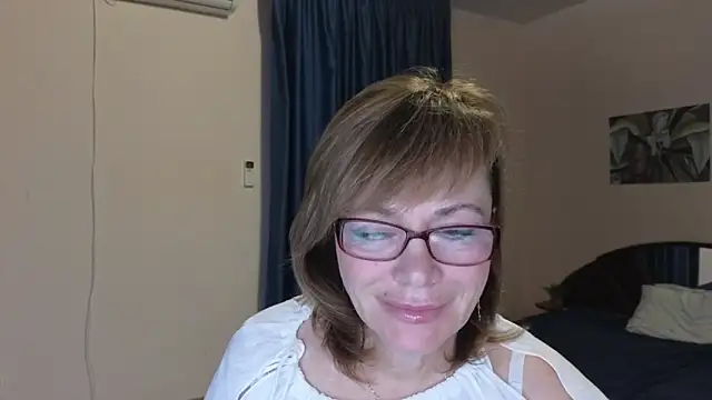 Snapshot of Miss_Moren chatting on 11/25/25, 04:56 Miss Moren online show from 11/25/25, 04:56