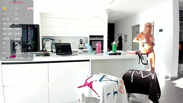 Snapshot of gaiaontop chatting on 11/29/25, 02:42 gaiaontop online show from 11/29/25, 02:42