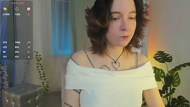 lilithlunna online show from 02/18/25, 09:53