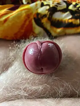 Snapshot of makedaddyhappy6 chatting on 02/20/25, 12:57 makedaddyhappy6 online show from 02/20/25, 12:57