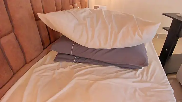 victoriaroyce1 online show from 03/08/25, 04:50