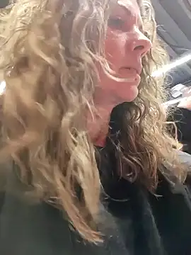 sansan2411 online show from 02/11/26, 11:48