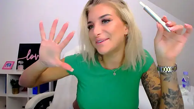 Lia Benini online show from 02/27/25, 01:07