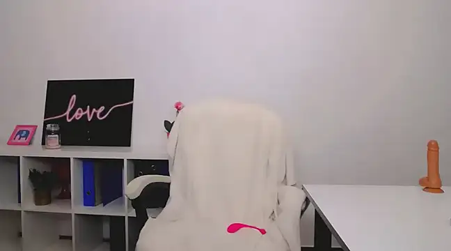 Lia Benini online show from 03/02/25, 04:21