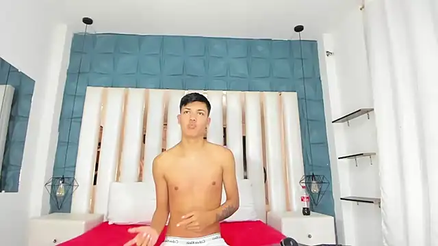 Snapshot of Angel_xxx chatting on 02/13/25, 07:42 Angel xxx online show from 02/13/25, 07:42