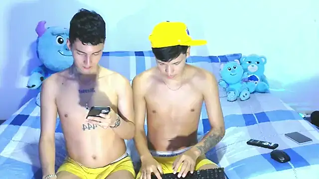 Snapshot of Angel_xxx chatting on 02/25/25, 03:42 Angel xxx online show from 02/25/25, 03:42