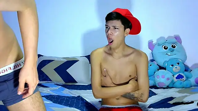 Snapshot of Angel_xxx chatting on 03/04/25, 03:44 Angel xxx online show from 03/04/25, 03:44