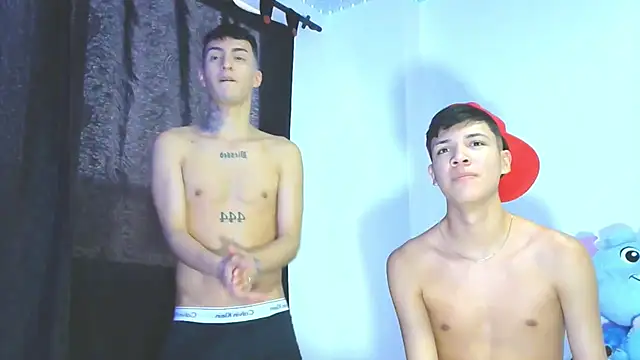 Snapshot of Angel_xxx chatting on 03/06/25, 03:24 Angel xxx online show from 03/06/25, 03:24