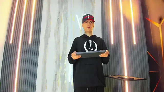 Snapshot of Angel_xxx chatting on 03/31/26, 04:24 Angel xxx online show from 03/31/26, 04:24