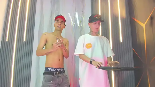 Snapshot of Angel_xxx chatting on 04/05/26, 03:47 Angel xxx online show from 04/05/26, 03:47