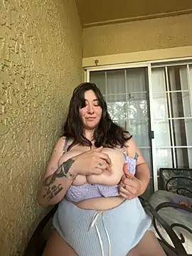 Snapshot of MadelynnMoon chatting on 04/22/26, 06:53 MadelynnMoon online show from 04/22/26, 06:53
