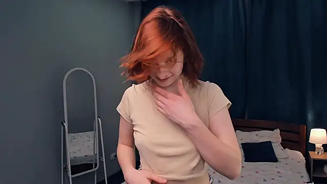 QuennaFell online show from 12/25/24, 02:23