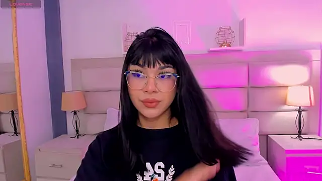 RoseCassie online show from 02/28/25, 01:03