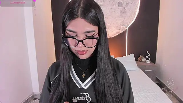 RoseCassie online show from 11/26/25, 01:34