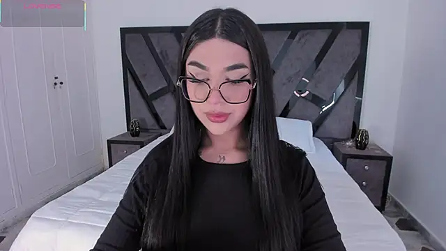 Snapshot of RoseCassie chatting on 04/21/26, 02:01 RoseCassie online show from 04/21/26, 02:01