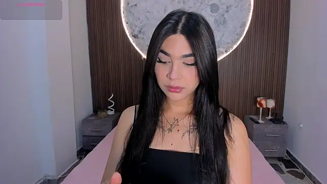 Snapshot of RoseCassie chatting on 05/01/26, 01:37 RoseCassie online show from 05/01/26, 01:37