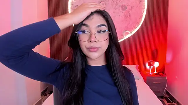 Snapshot of RoseCassie chatting on 05/10/26, 02:33 RoseCassie online show from 05/10/26, 02:33