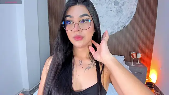 Snapshot of RoseCassie chatting on 05/23/26, 12:53 RoseCassie online show from 05/23/26, 12:53