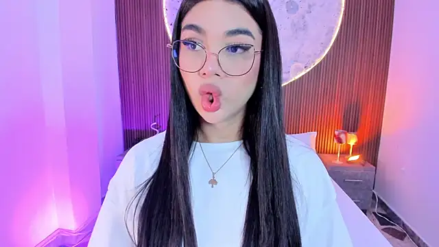 Snapshot of RoseCassie chatting on 05/25/26, 02:23 RoseCassie online show from 05/25/26, 02:23