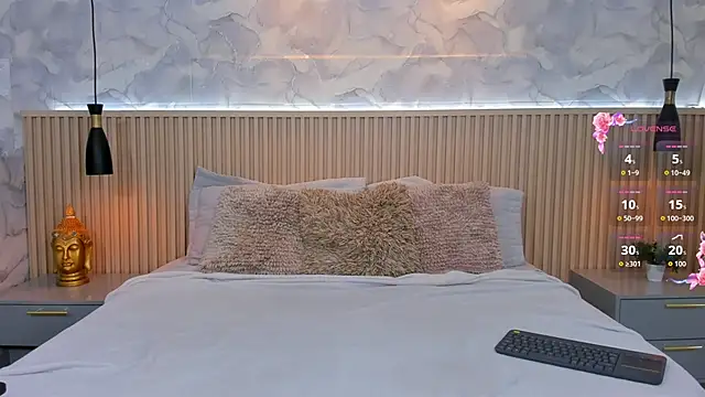 AinaraJimenez online show from 10/27/25, 08:24