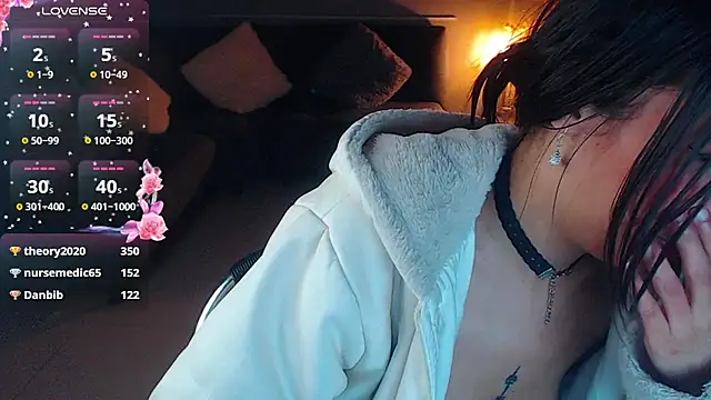 mia collens online show from 01/28/25, 07:32