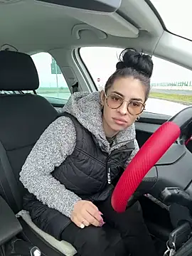 Snapshot of Anircanele chatting on 12/29/24, 01:17 Anircanele online show from 12/29/24, 01:17