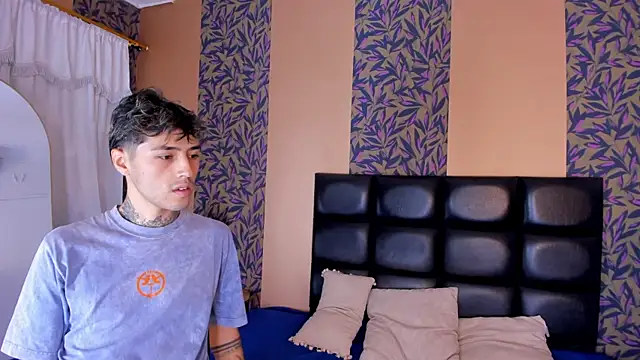 hinata itachi online show from 02/28/26, 04:02