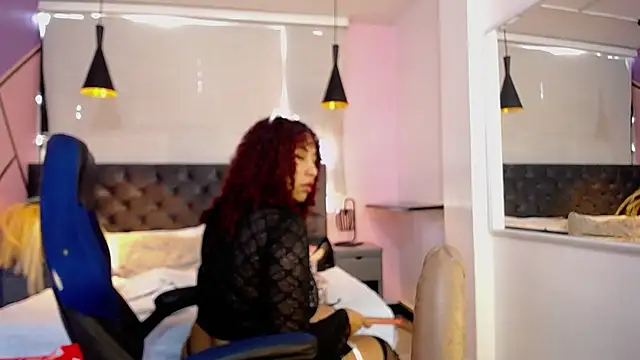 Snapshot of lauraltt chatting on 01/11/25, 01:22 lauraltt online show from 01/11/25, 01:22