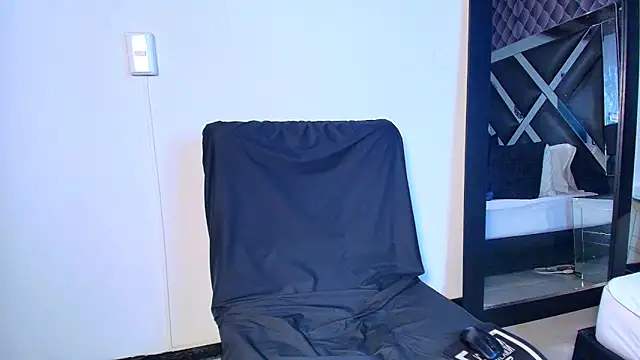 Snapshot of caroo_gomeez chatting on 10/07/25, 04:09 caroo gomeez online show from 10/07/25, 04:09