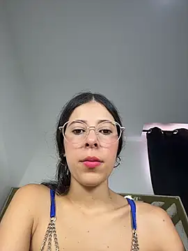 evaFiore online show from 06/18/26, 07:40