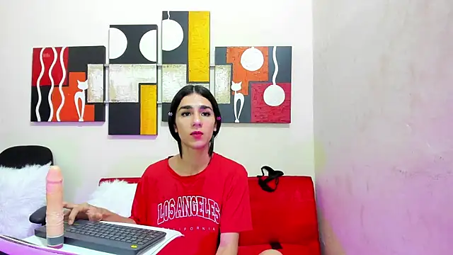 Mariana 16  online show from 02/13/25, 11:15