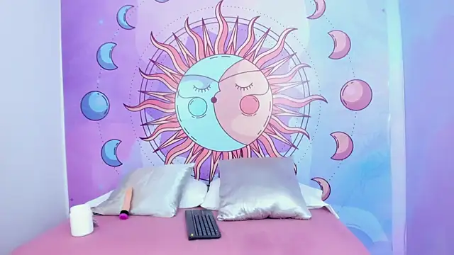 Mariana 16  online show from 09/15/25, 07:36