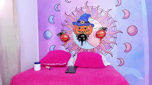 Mariana 16  online show from 10/27/25, 07:18