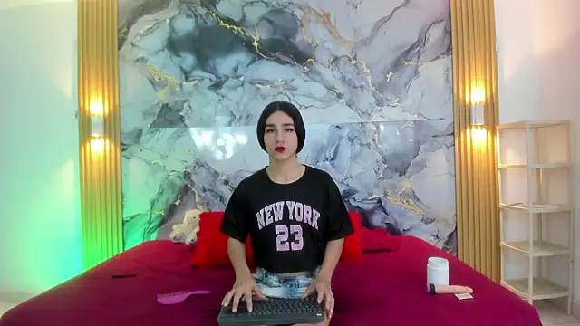 Mariana 16  online show from 02/04/26, 07:42