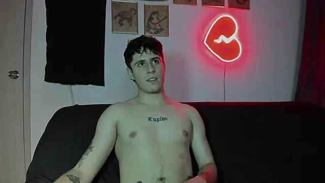 Snapshot of Antonello_Vannucci chatting on 01/05/25, 10:29 Antonello Vannucci online show from 01/05/25, 10:29