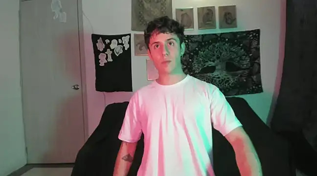 Snapshot of Antonello_Vannucci chatting on 01/19/25, 12:28 Antonello Vannucci online show from 01/19/25, 12:28