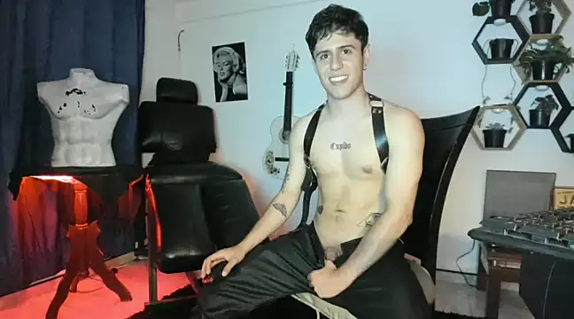 Snapshot of Antonello_Vannucci chatting on 02/26/25, 12:38 Antonello Vannucci online show from 02/26/25, 12:38