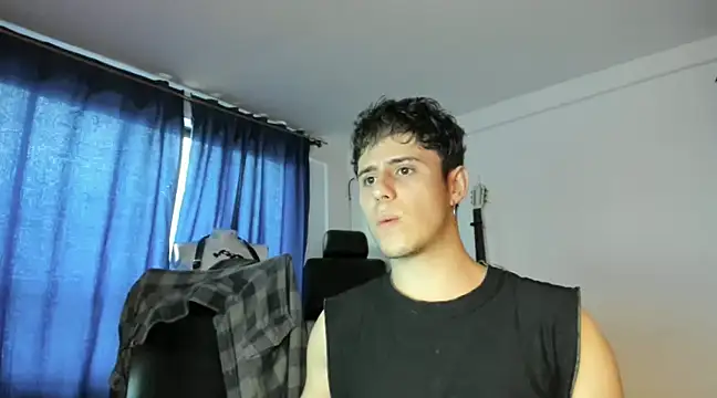 Snapshot of Antonello_Vannucci chatting on 03/01/25, 09:59 Antonello Vannucci online show from 03/01/25, 09:59