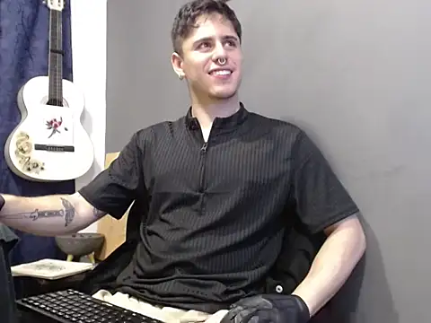 Snapshot of Antonello_Vannucci chatting on 02/07/26, 10:57 Antonello Vannucci online show from 02/07/26, 10:57