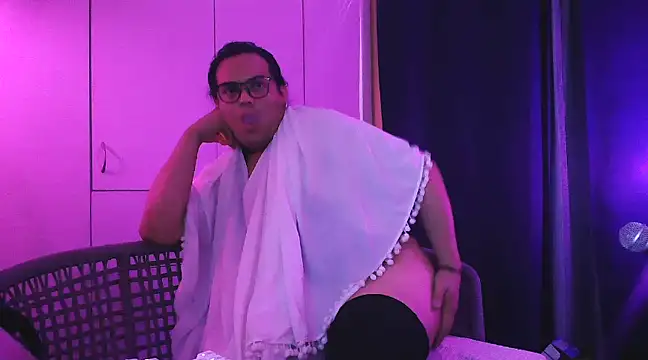 NikkelSofia online show from 12/18/24, 12:54