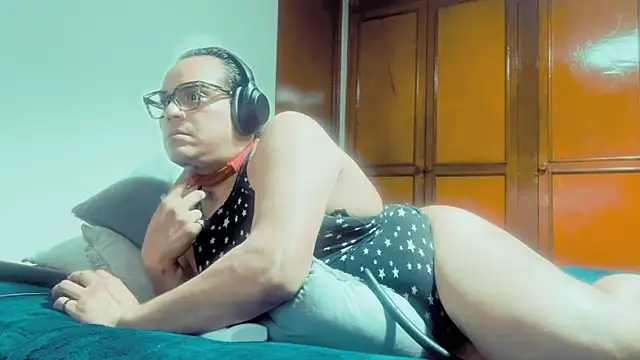 NikkelSofia online show from 01/13/26, 12:10