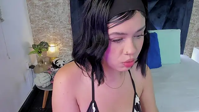 Lily Woodz online show from 11/22/25, 07:13